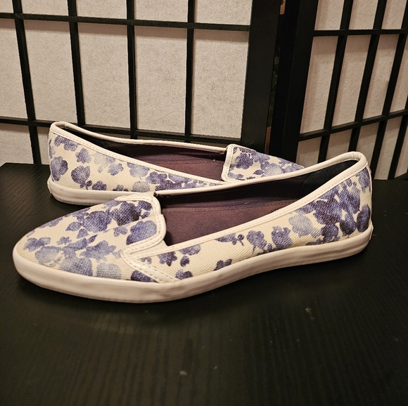 MICHAEL Michael‎ Kors Olive Floral Slip on Canvas Sneaker Size 8 - Picture 1 of 7